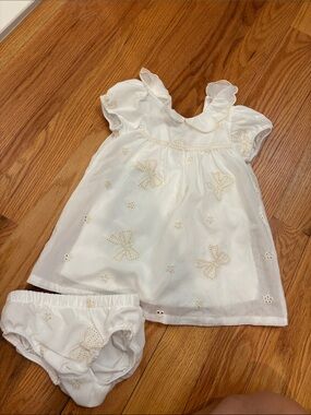 White bow stiched dress